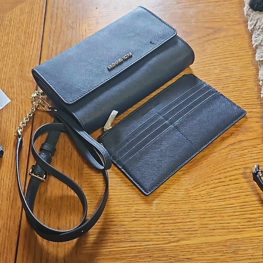 Michael Kors Jet Set Travel Crossbody